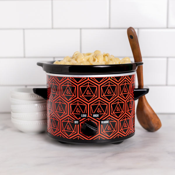 Uncanny Brands Dungeons and Dragons 2 QT Slow Cooker, 1 - Fred Meyer