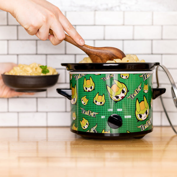 Uncanny Brands Marvel's Avengers Kawaii 2 Quart Slow Cooker