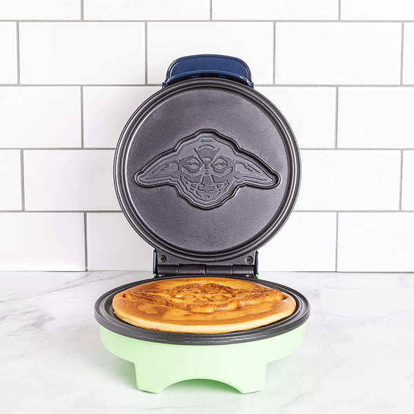 Uncanny Brands Star Wars Yoda Waffle Maker - ワッフル、ホットサンドメーカー