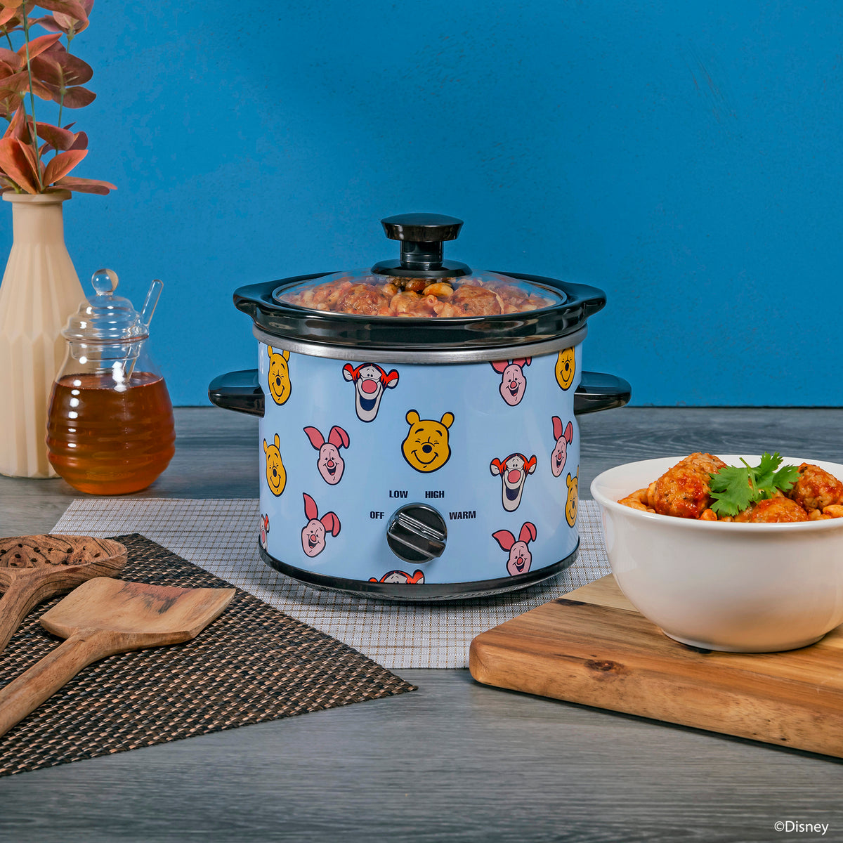 Disney Winnie the Pooh and Friends 2-Qt Slow Cooker