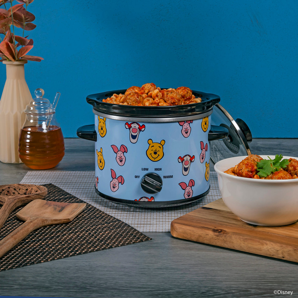 Disney Winnie the Pooh and Friends 2-Qt Slow Cooker