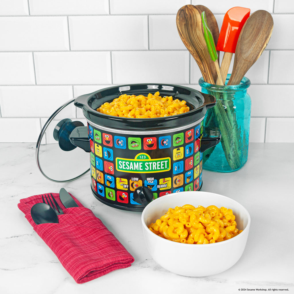 Sesame Street 2-Qt Slow Cooker - Uncanny Brands