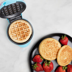 BRAND NEW Dash Heart Mini 4 Waffle Maker Red (BONUS RECIPIES!)