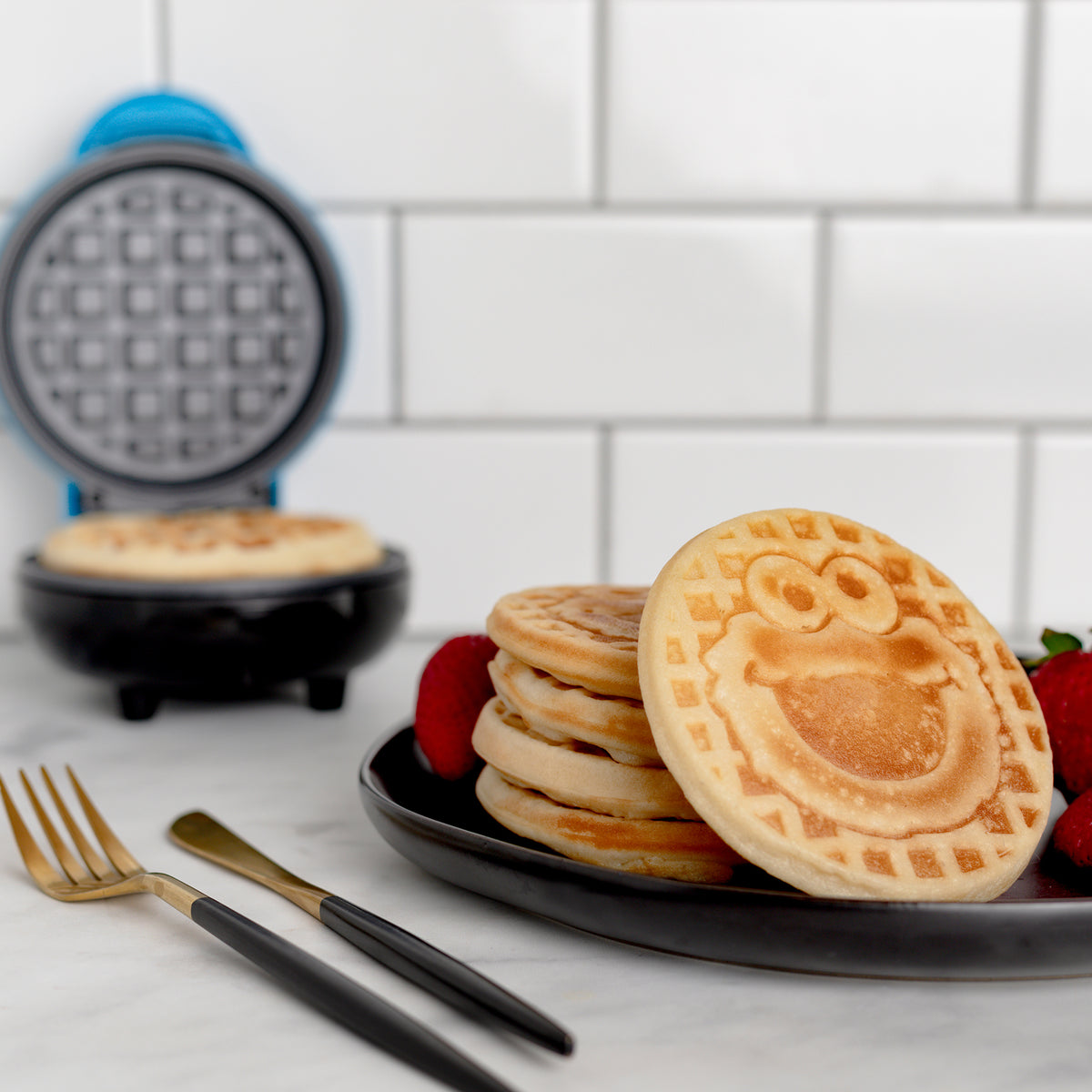  Dash Snowflake Waffle Maker BLUE: Home & Kitchen