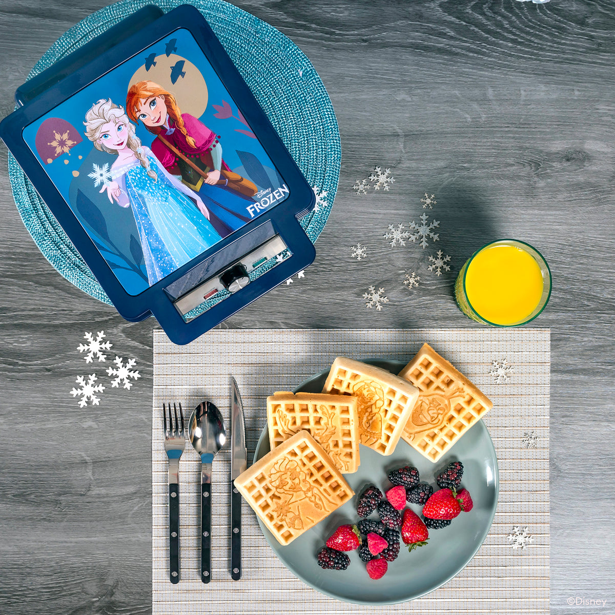 Disney Frozen Elsa, Anna, and Olaf Deluxe Waffler