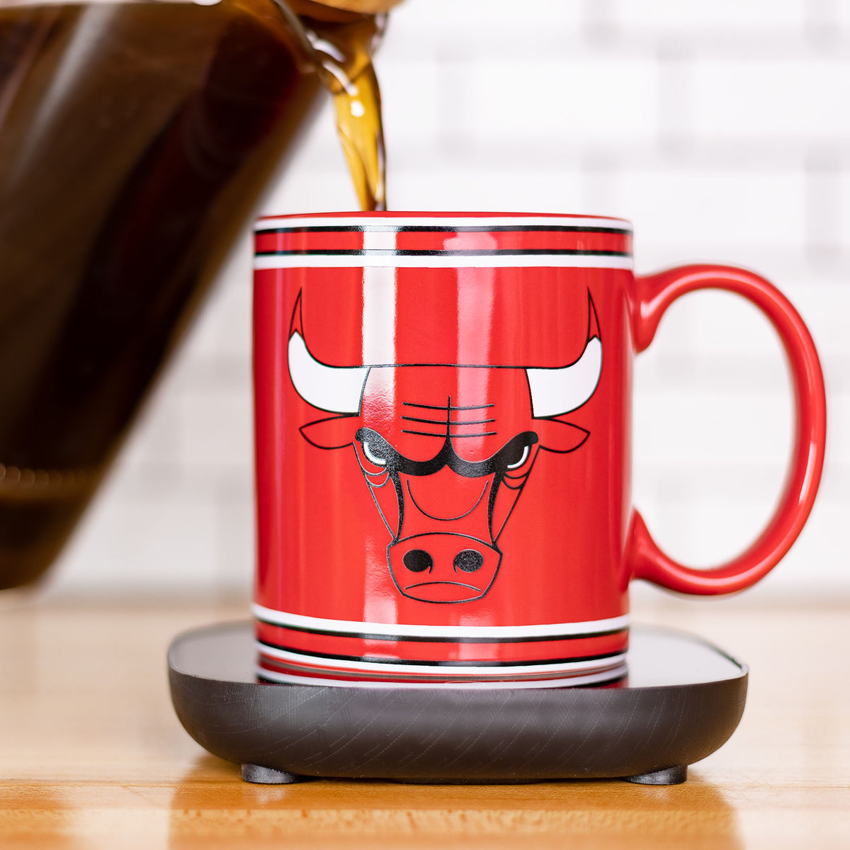  Uncanny Brands NBA Milwaukee Bucks Logo Mug Warmer with Mug –  Keeps Your Favorite Beverage Warm - Auto Shut On/Off: Home & Kitchen