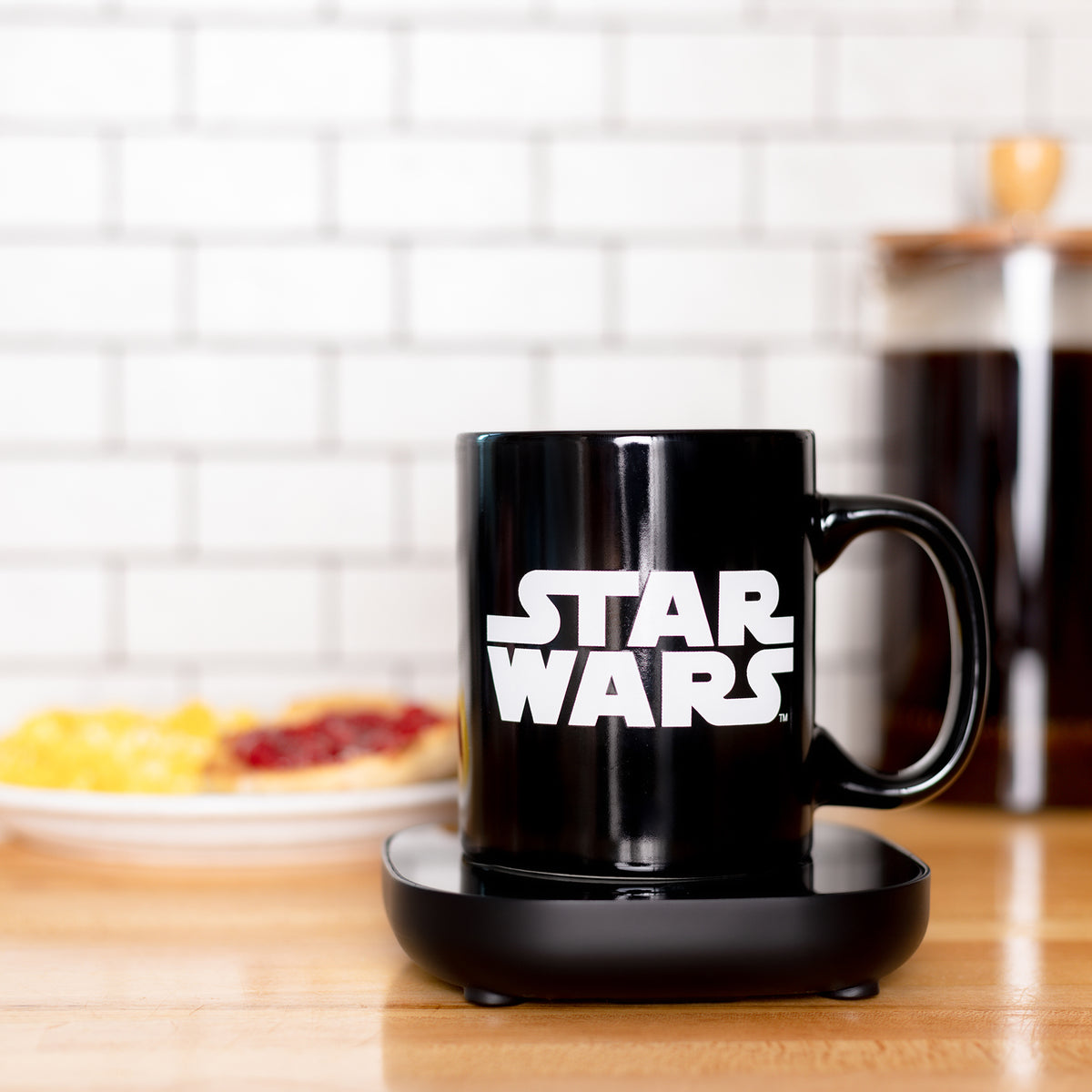 Uncanny Brands Star Wars Mug Warmer with Baby Yoda Molded Mug – Keeps Your  Favorite Beverage Warm - Auto Shut On/Off