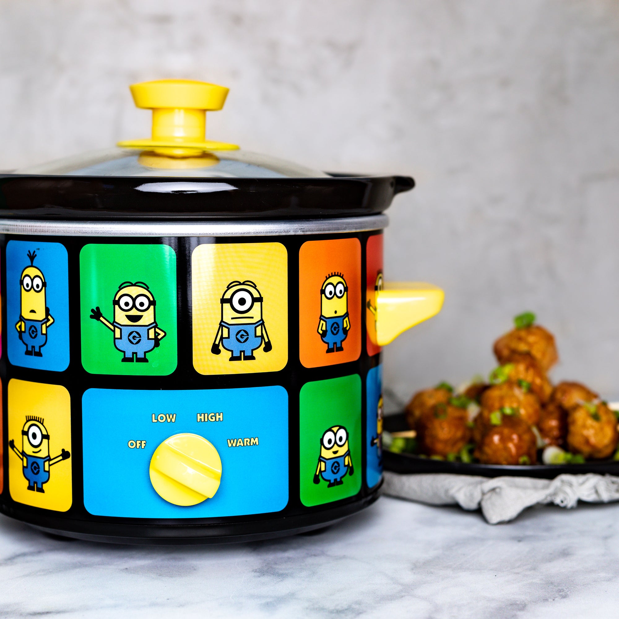 https://uncannybrands.com/cdn/shop/products/MinionsSlowCookerRevisions-5web_2000x.jpg?v=1609092754