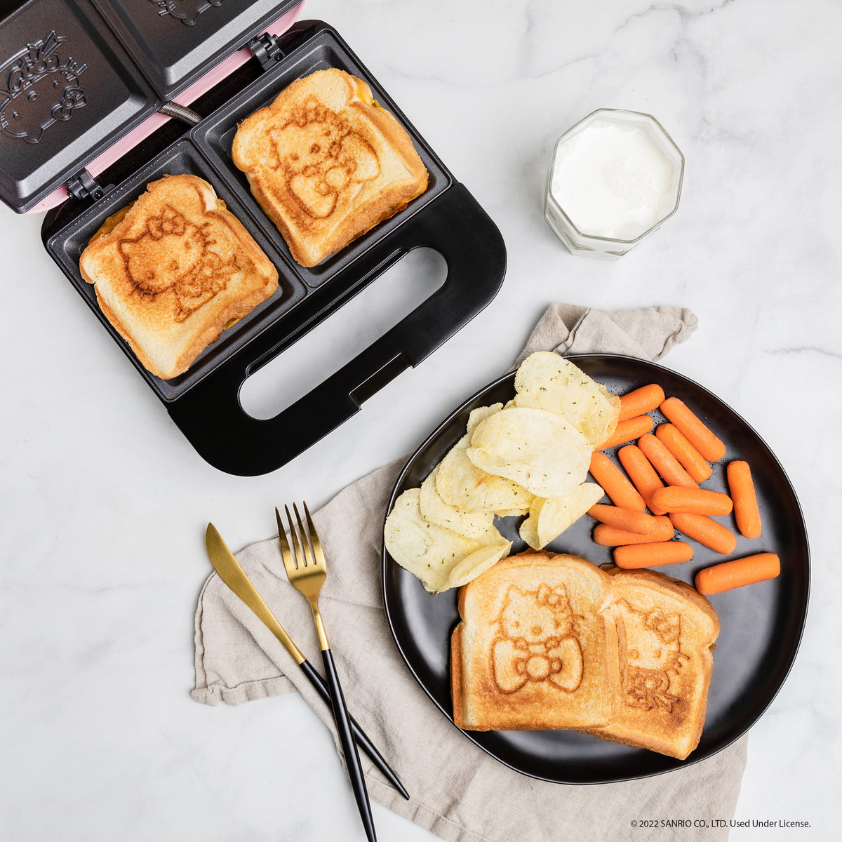 Jurassic Park Grilled Cheese Maker - Uncanny Brands