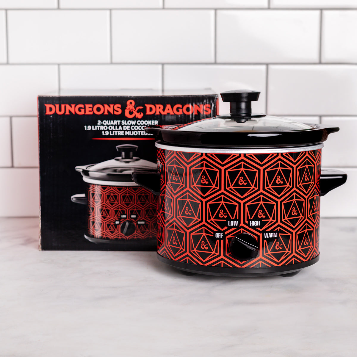 Uncanny Brands Dungeons and Dragons 2 QT Slow Cooker, 1 - Fred Meyer