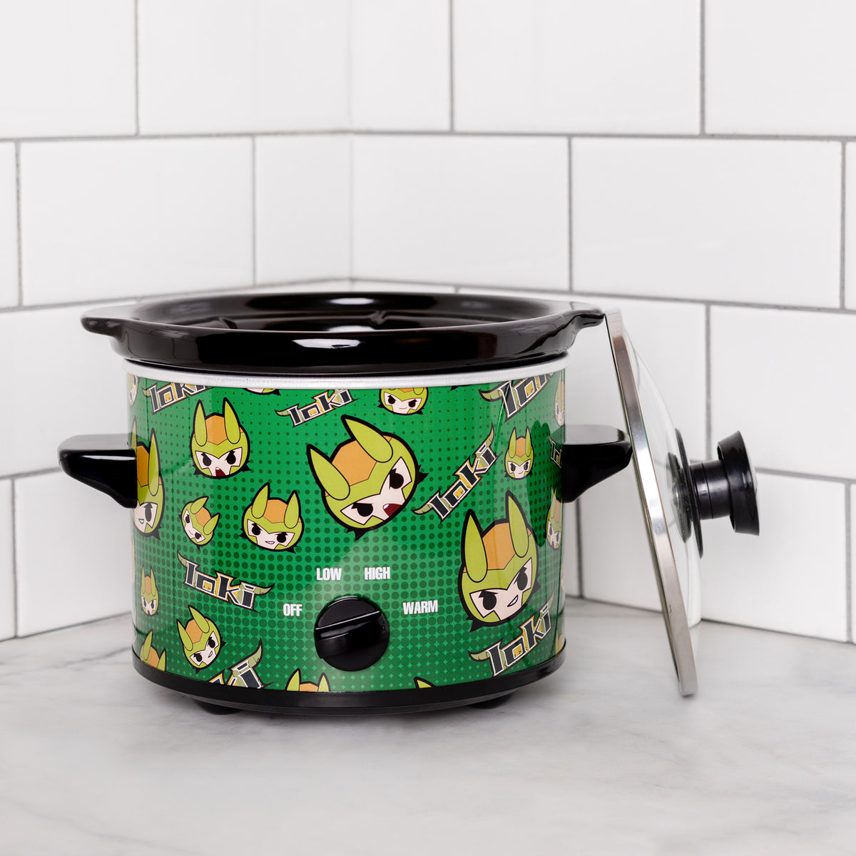 Uncanny Brands Marvel Avengers Kawaii 2qt Slow Cooker- Cook With Your  Favorite Avengers