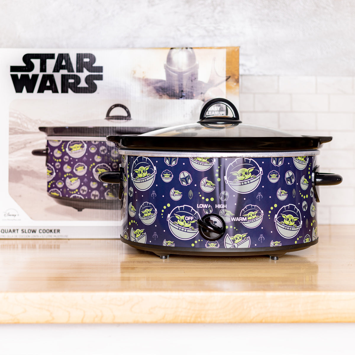 Star Wars The Mandalorian 5-Qt Slow Cooker - Uncanny Brands