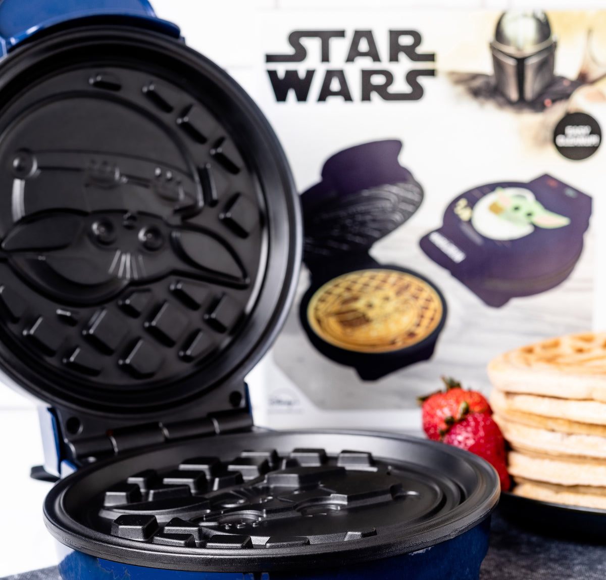 Uncanny Brands | Star Wars Mandalorian Kitchen Appliances Waffle, Toastie  Makers
