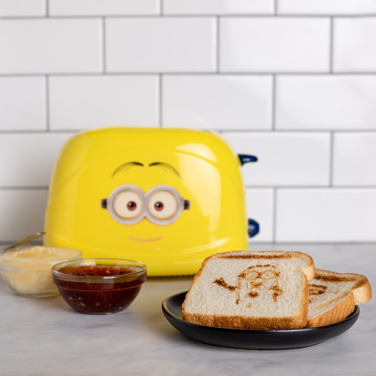 Uncanny Brands Minions Dave 2-slice Toaster : Target