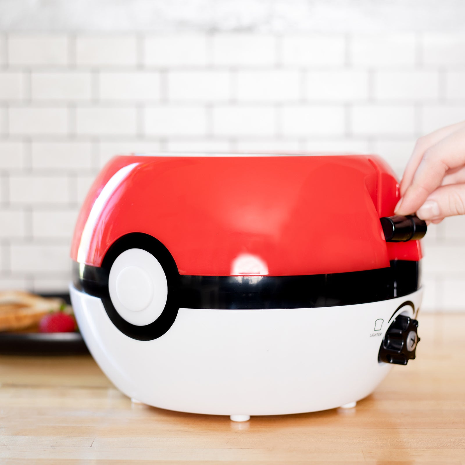 Uncanny Brands Pokémon Pikachu Mini Waffle Maker - Pokemon Kitchen Appliance