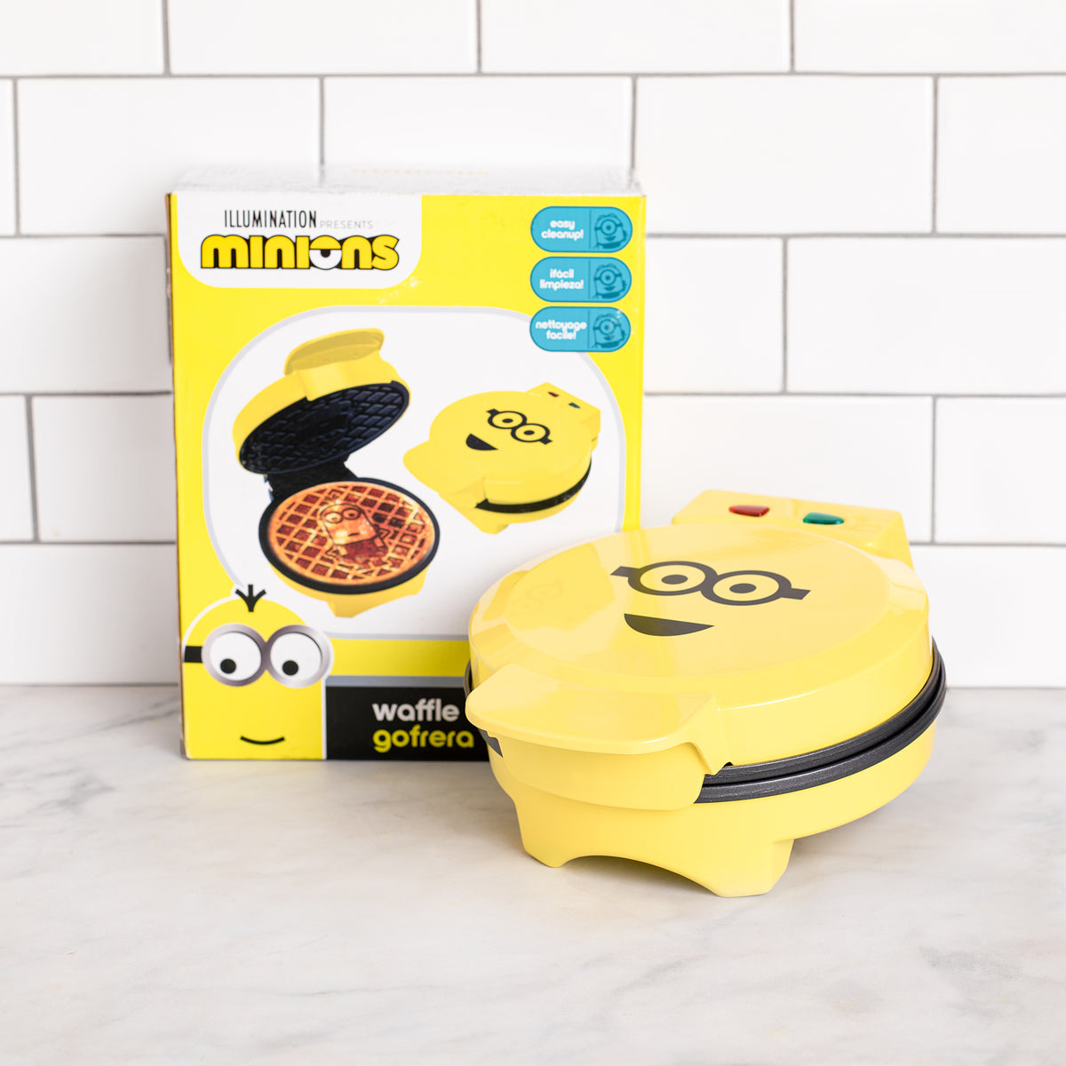 Uncanny Brands Minions Waffle Maker - Non-Stick Electric Waffle Iron Fun  Kitchen Appliance in Dave Yellow - Bed Bath & Beyond - 23513439