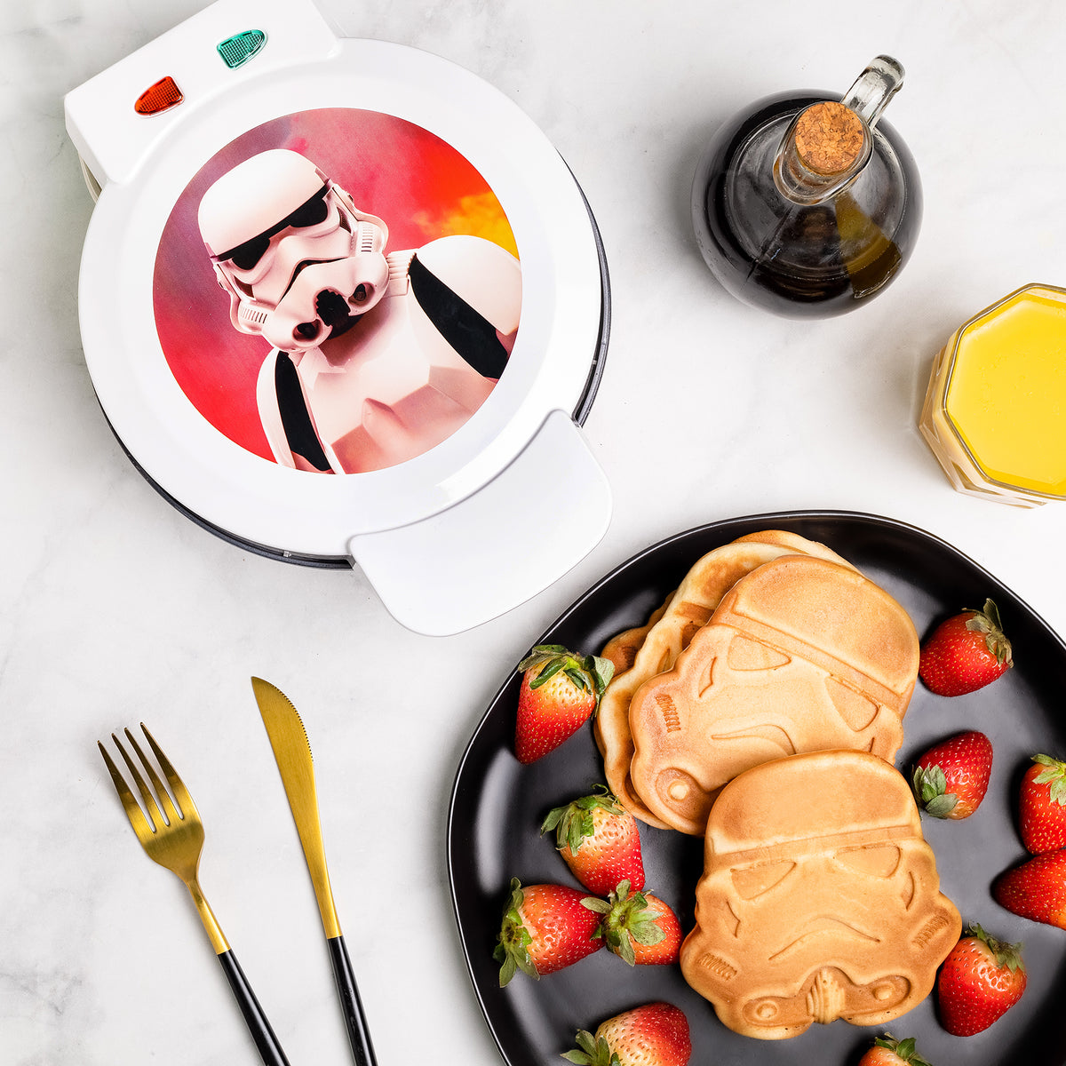 Star Wars Stormtrooper Waffle Maker - Uncanny Brands