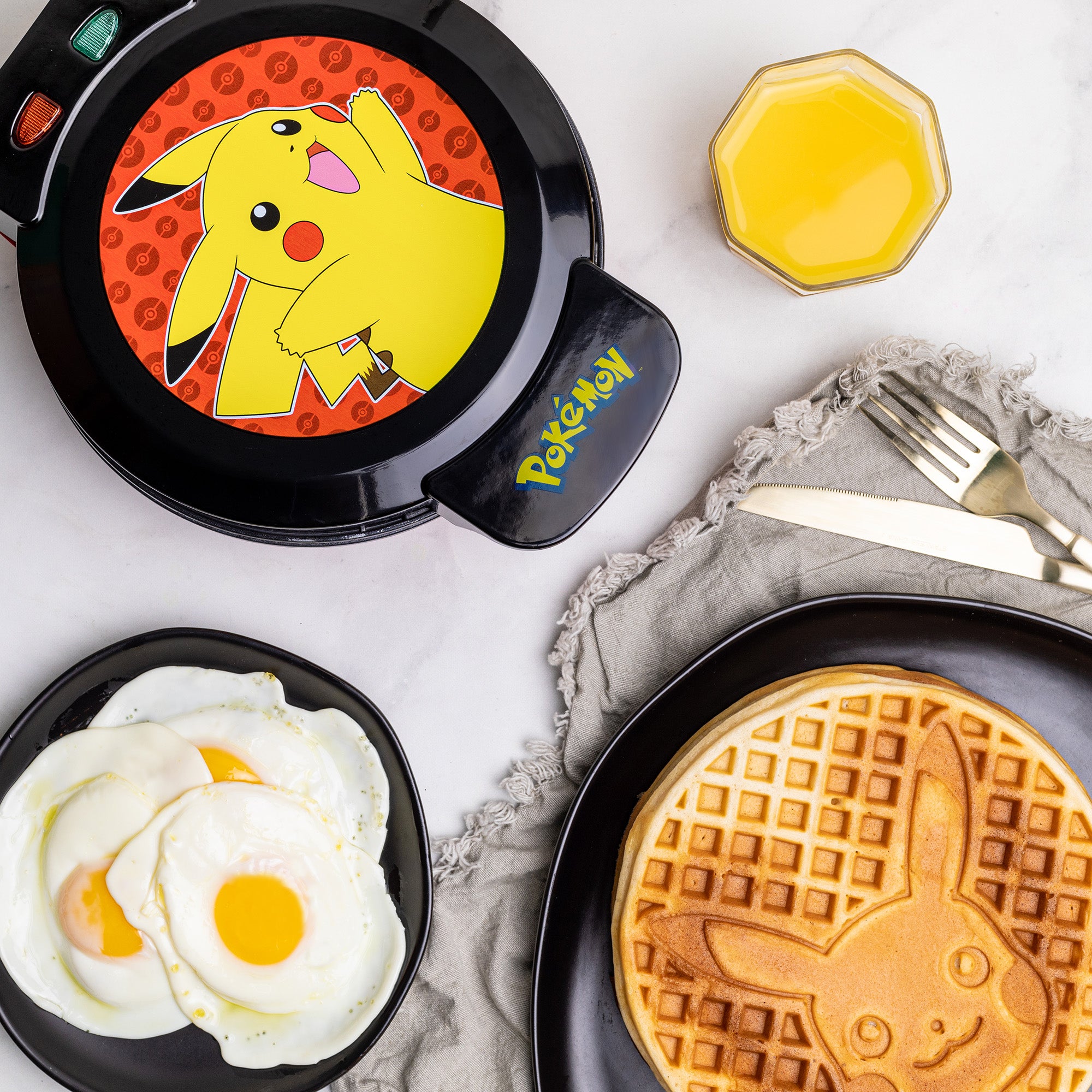 ANIME Tagged waffle maker - Uncanny Brands