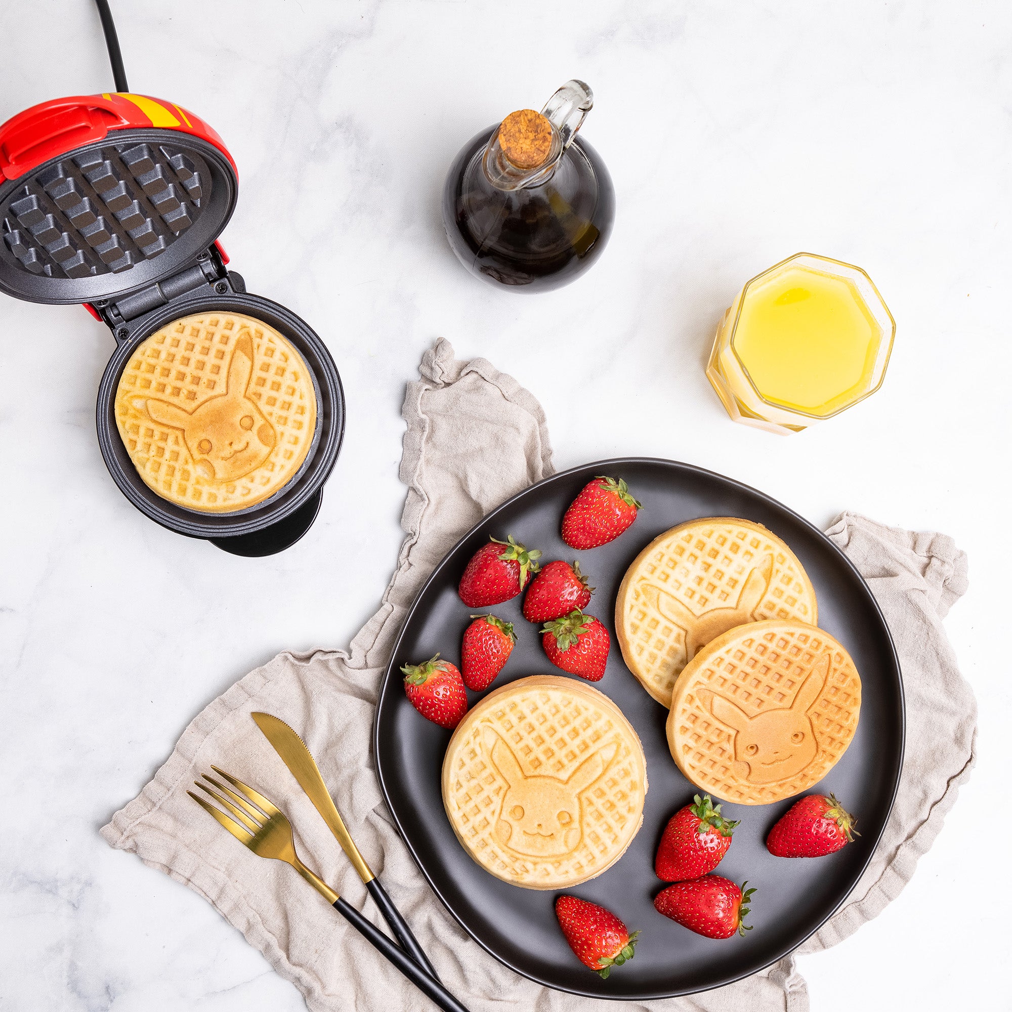Spent the morning making waffles with the Sonic waffle makers from  @uncannybrands! They were kind enough to send me the mini waffle maker…