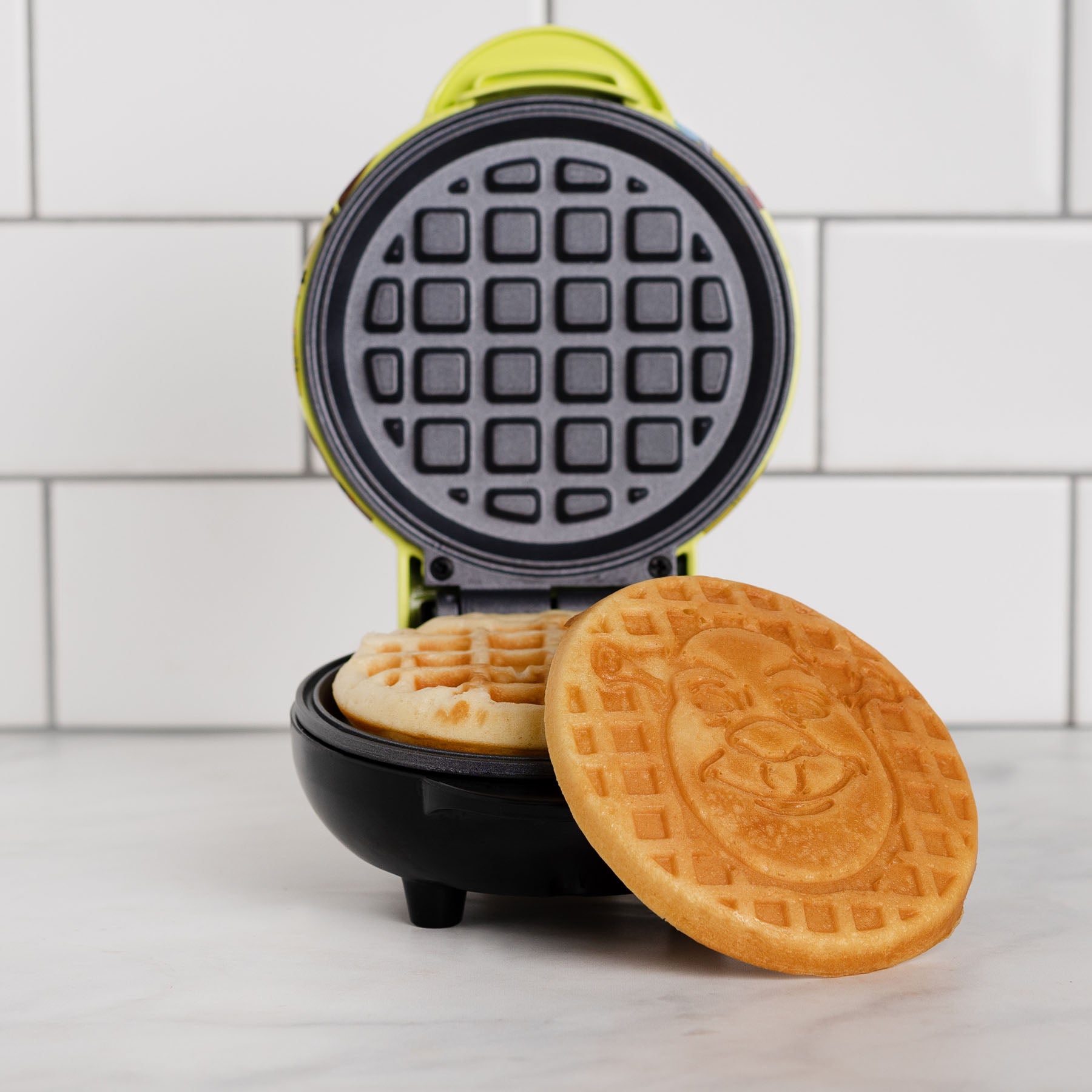 Shrek Mini Waffle Maker - Uncanny Brands