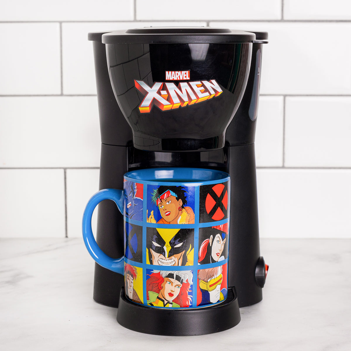Uncanny Brands Spider-Man Single Cup Coffee Maker with Mug - 20235905