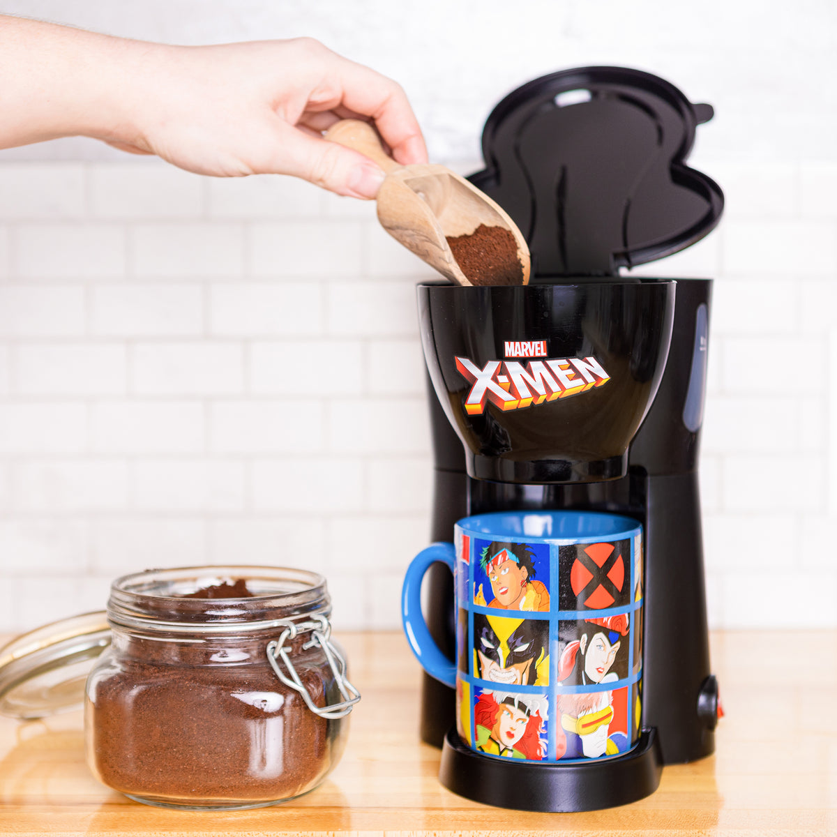 Marvel's Spiderman Single Cup Coffee Maker with Mug